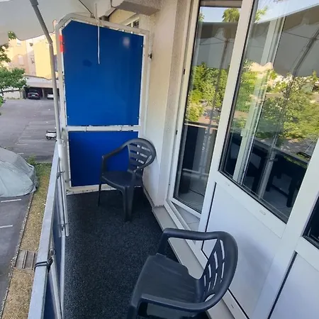 Viktoria's In Apartamento Krefeld